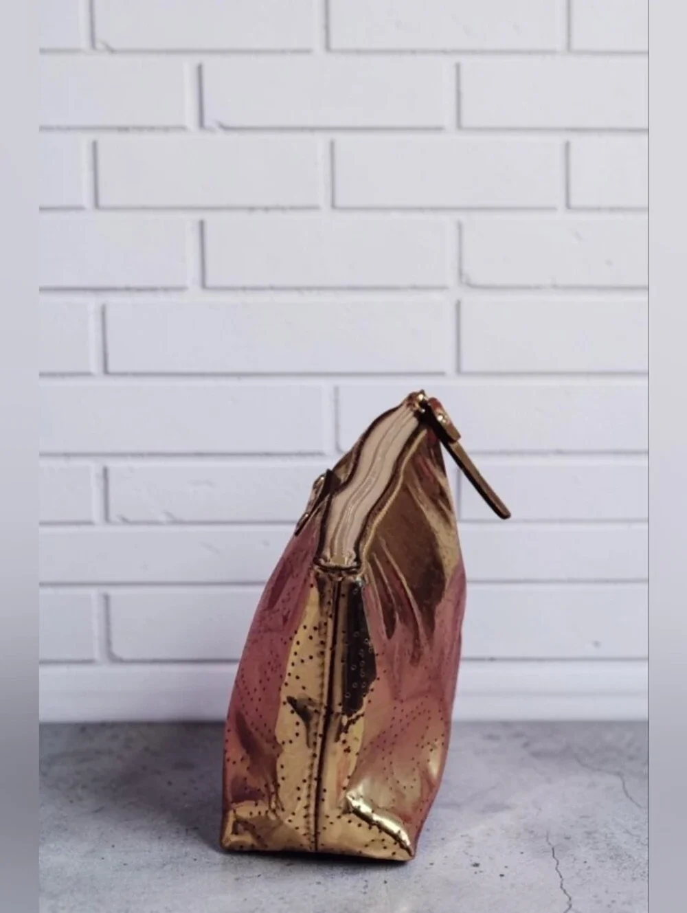 Kate Spade Little Shiloh Metro Spade Gold Shimmer Cosmetic Bag EUC